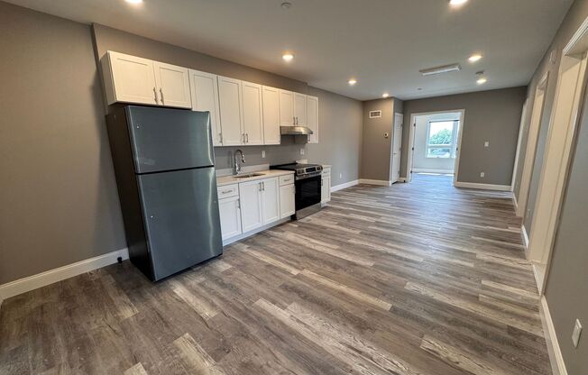 4 beds, 1 bath, 971 sqft, $3,800, Unit 214