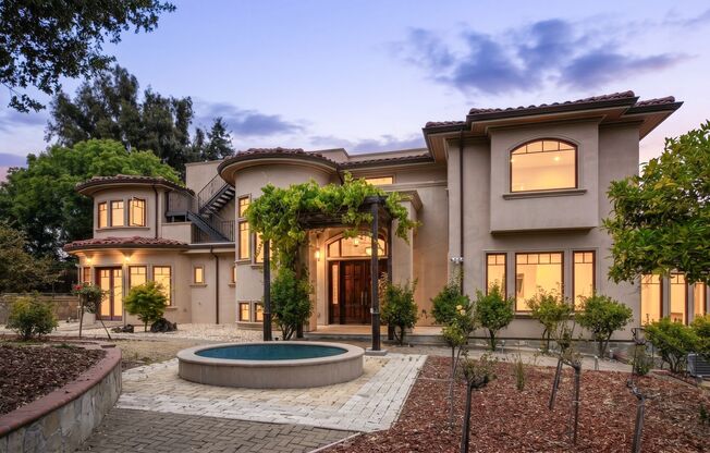 Amazing home, with incomparable views and privacy, but close in convenience!