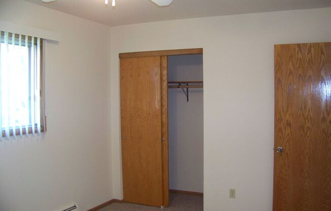 2 beds, 1 bath, 800 sqft, $1,159, Unit 799 - 4