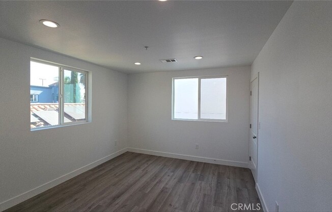 10415 1/2 AVALON BLVD