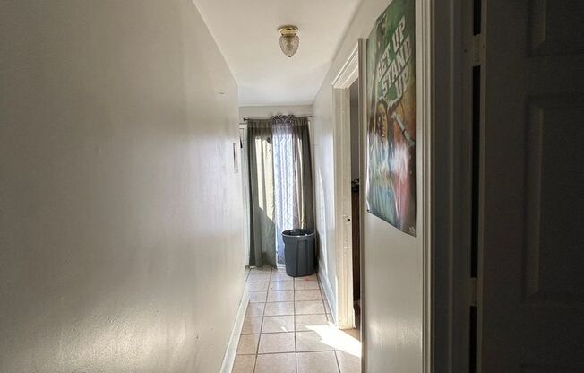 2 beds, 1 bath, $1,050