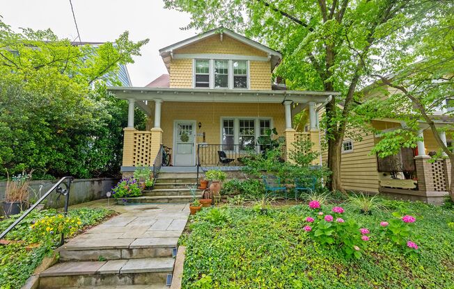 Beautiful Vintage Home! Walking Distance to Cleveland Park & Metro!