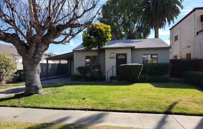 Charming Single Family Home with Spacious Yard in Marina Del Rey