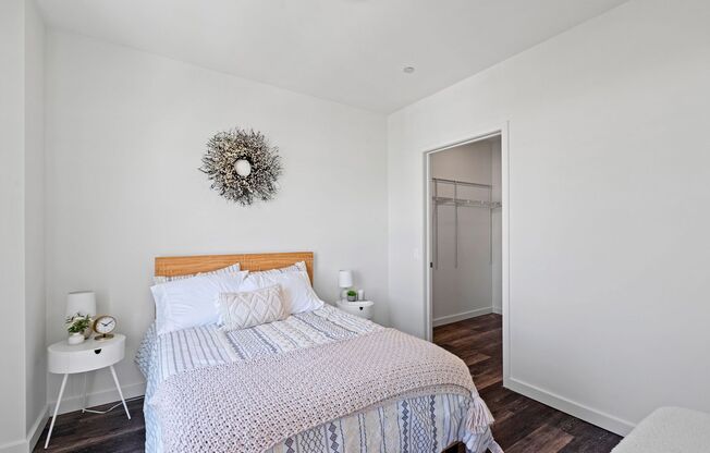 2 beds, 1 bath, 760 sqft, $3,325, Unit 606