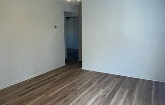 2 beds, 1 bath, $1,275, Unit E-20