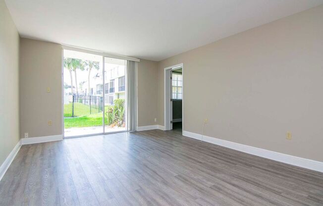 Ground Floor - Corner/End Unit - Upgraded 2/2 for Lease in Brandon, FL.