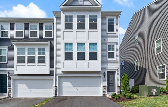 Stunning End-Unit Townhome!