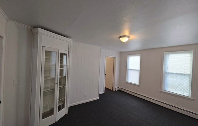 3 beds, 1 bath, 1,000 sqft, $1,800, Unit 2nd Floor