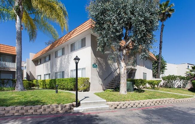 2 beds, 2 baths, 1,120 sqft, $2,400, Unit 015