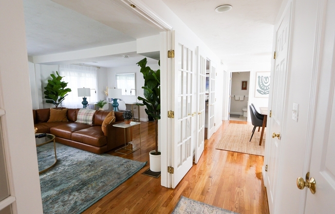 25 JAY ST