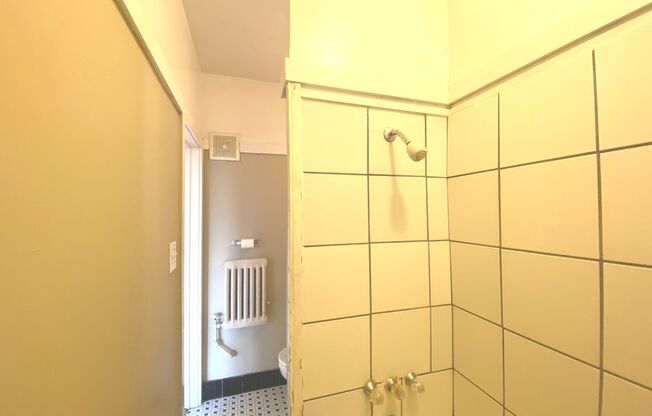 Studio, 1 bath, $750, Unit 36