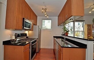 1 bed, 1 bath, 738 sqft, $3,000, Unit 215