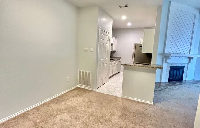 2 beds, 1 bath, $1,450, Unit # 517