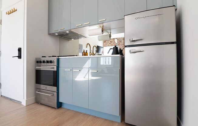 Studio, 1 bath, 223 sqft, $2,225, Unit 402