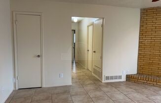 2 beds, 1.5 baths, $925, Unit 205 Mockingbird Unit B