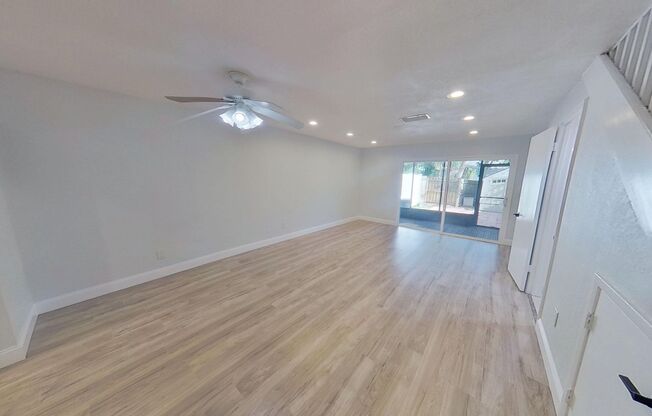 Lovely 2/1.5 Townhouse
