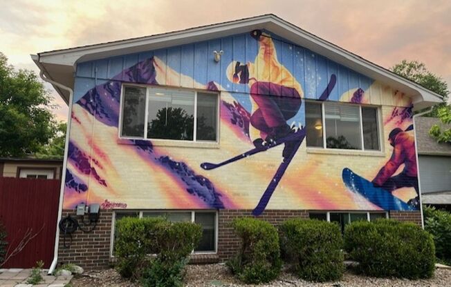 3 bed Carriage House at 19th and Aurora!