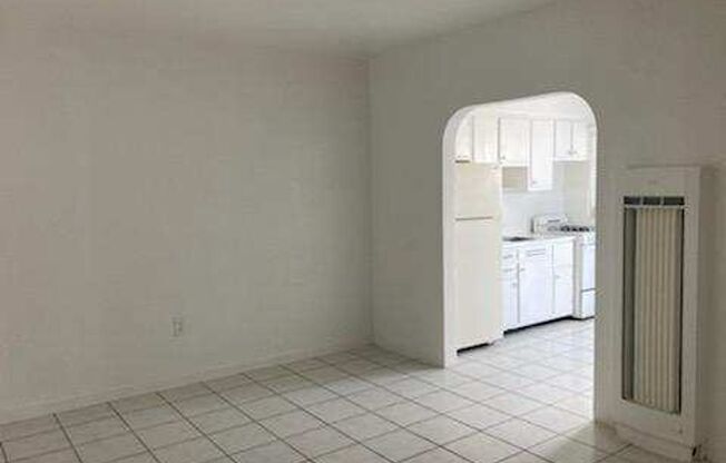 Studio, 1 bath, 500 sqft, $1,395, Unit 6