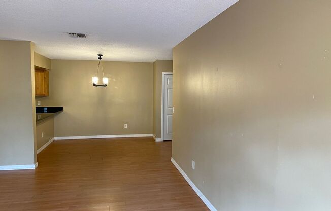 2 beds, 2 baths, $1,595, Unit #202