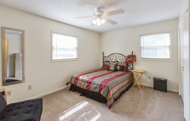 2 beds, 1 bath, 830 sqft, $1,000, Unit 600-3C