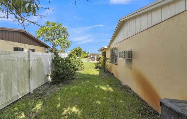 2860 NW 184TH ST MIAMI GARDENS, FL 33056