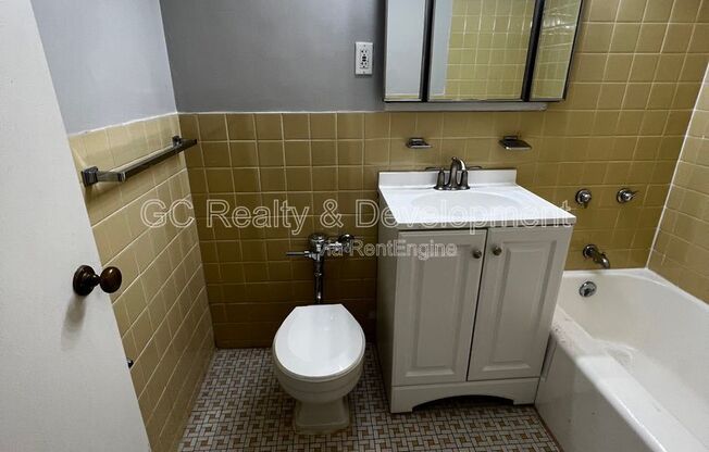 2 beds, 1 bath, 800 sqft, $1,850, Unit 1108