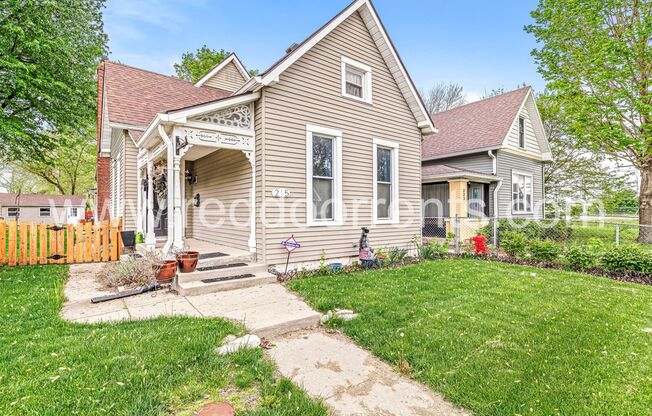 Contemporary Living in the Heart of Indianapolis!
