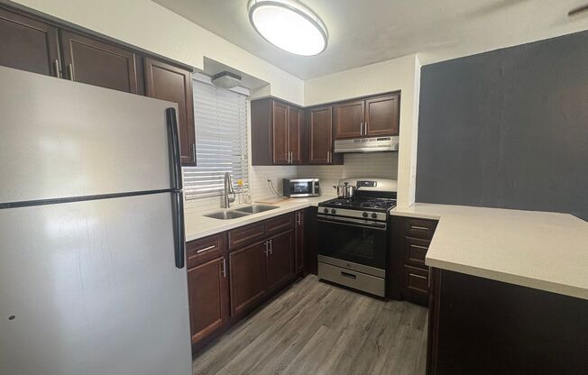 Studio, 1 bath, 370 sqft, $1,299, Unit 20