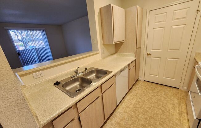 2 beds, 2 baths, $1,430