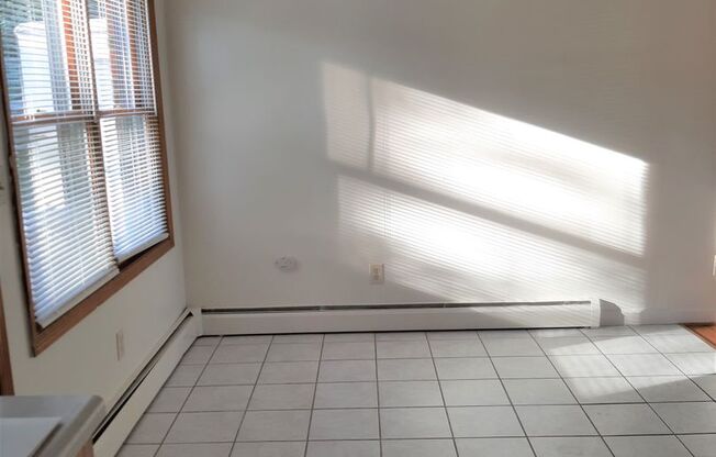 2 beds, 1.5 baths, 900 sqft, $1,440, Unit F-4