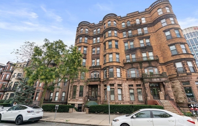 1 bed, 1 bath, 689 sqft, $3,250, Unit 6D