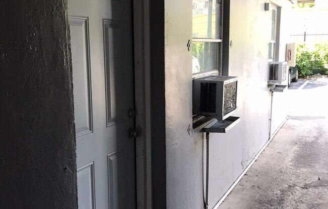 2 beds, 1 bath, 750 sqft, $1,800, Unit 5200-4