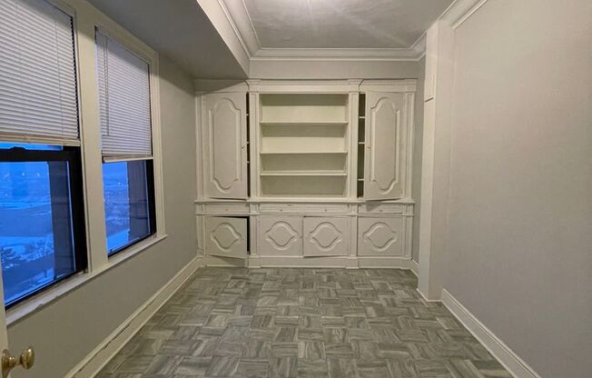 3 beds, 2.5 baths, 2,130 sqft, $3,024, Unit 1200