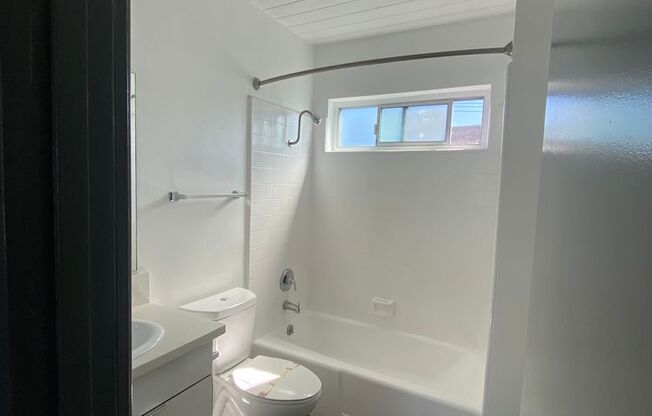 1 bed, 1 bath, 735 sqft, $2,590, Unit 17