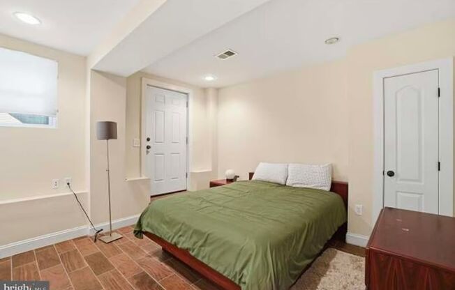 1 bed, 1 bath, 800 sqft, $2,095, Unit Unit B