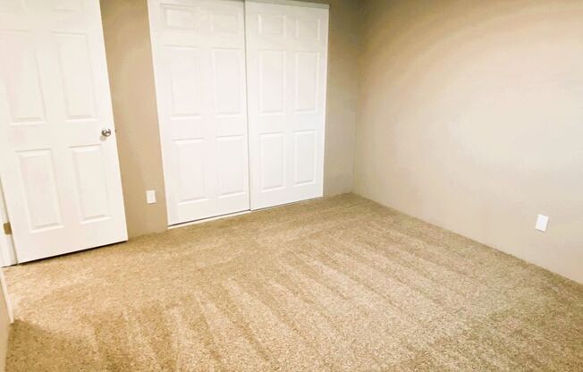 2 beds, 1 bath, 830 sqft, $1,285, Unit O-244