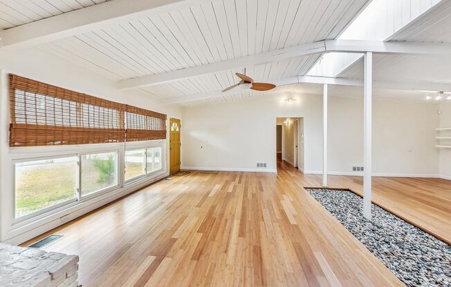 Single Story Contemporary Ranch off Pleasantdale