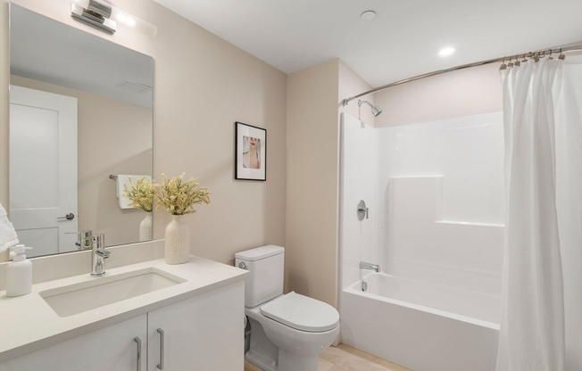 2 beds, 2 baths, 997 sqft, $4,600, Unit 402