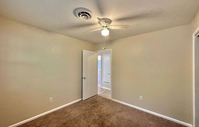 3 beds, 1 bath, $1,100