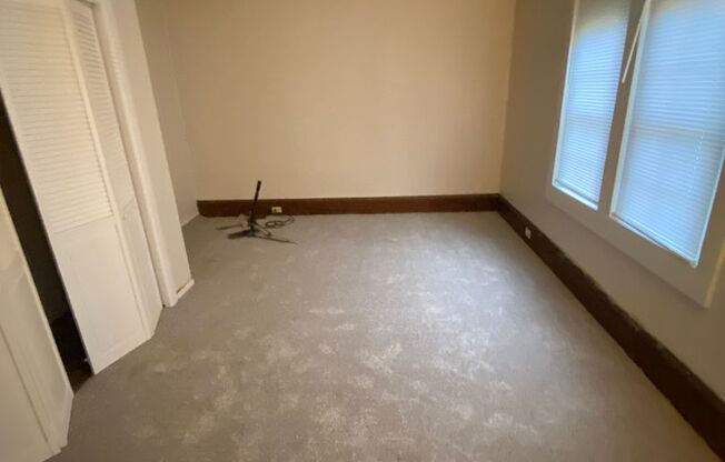 1 bed, 1 bath, 750 sqft, $900, Unit Apt #1