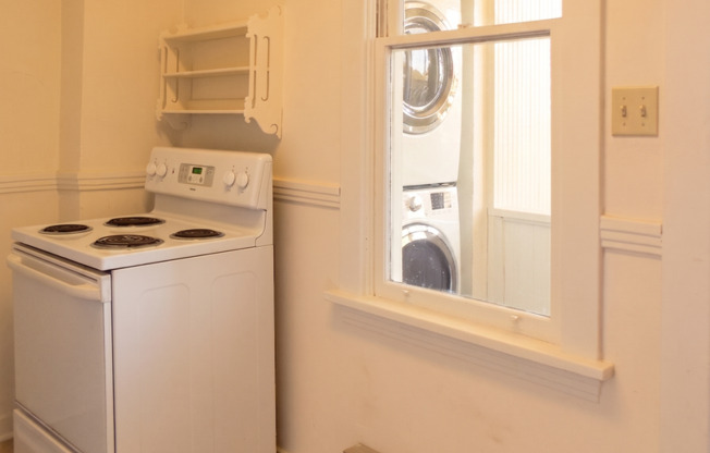 Fremont Apartments - Located on Fremont Ave