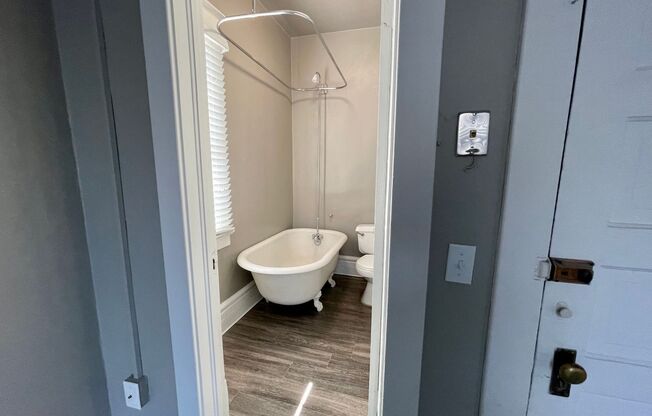 1 bed, 1 bath, 424 sqft, $795, Unit 211