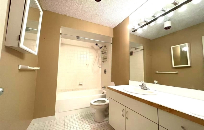 1 bed, 1 bath, 780 sqft, $3,200, Unit 714