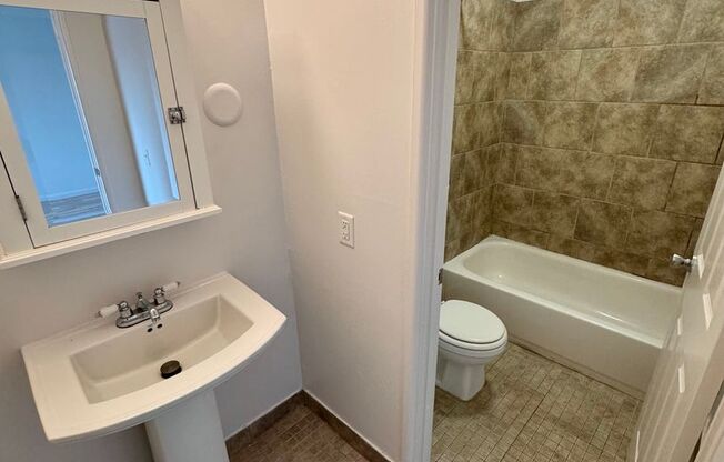 Studio, 1 bath, $950