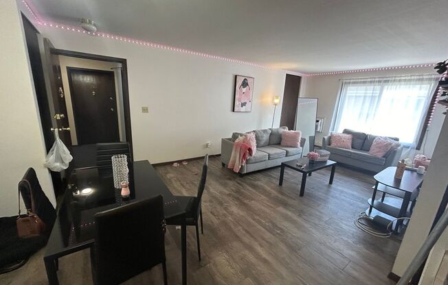 1 bed, 1 bath, $895, Unit 30