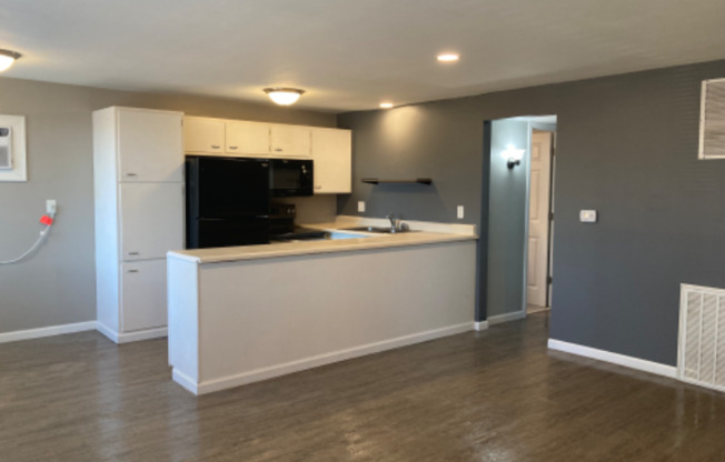 313 - 319 W. 34th Street 317