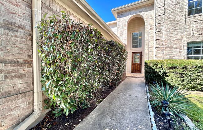 Beautiful 4-Bed Home with Open Floorplan, Game Room & Deck