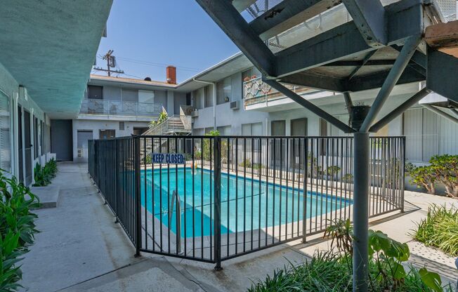 3525 Jasmine Ave
