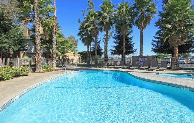 2 beds, 1 bath, 965 sqft, $1,540, Unit 13-48