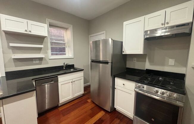 2 beds, 1.5 baths, $2,750, Unit 4